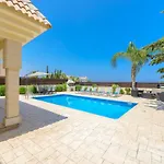 Villa Irina Paralimni