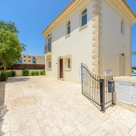 Irina * Paralimni